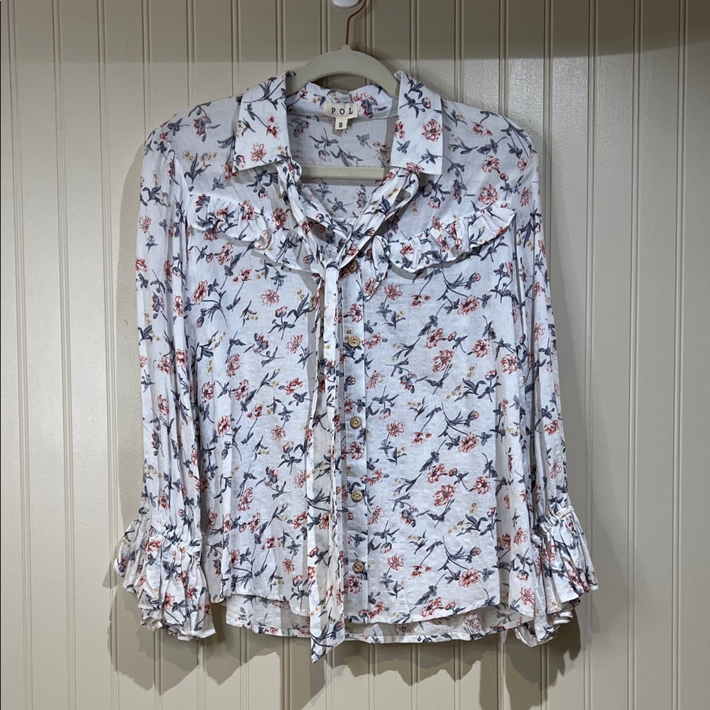 POL Floral bell long sleeve Top NWOT